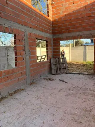 Lote en esquina  con entrada por ambos lados . Casa a terminar en Benavidez Barrio ElCano foto 1