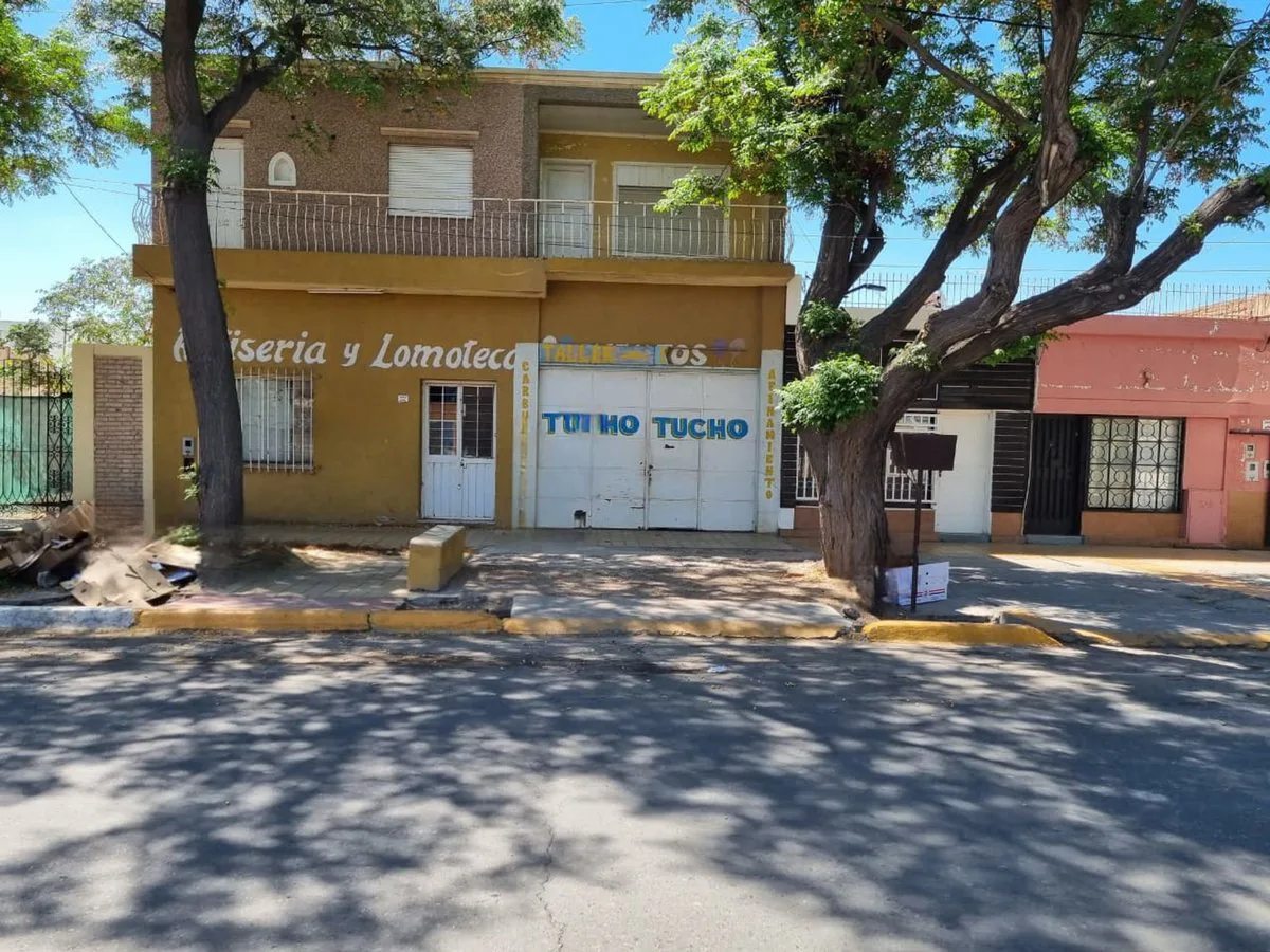 VENTA CASA A RECICLAR EN SANTA LUCIA DE 319 M2 foto 3