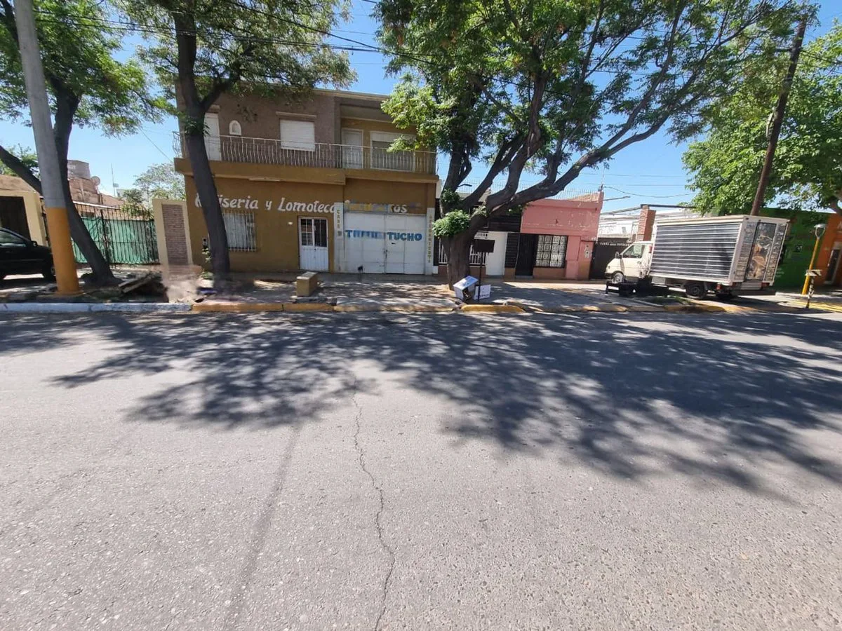 VENTA CASA A RECICLAR EN SANTA LUCIA DE 319 M2 foto 4