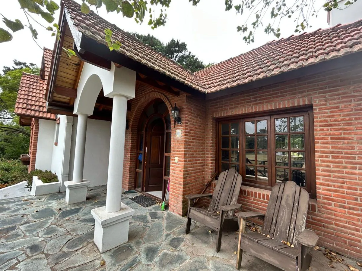 VENTA CASA 4 AMBIENTES PINAMAR VISTA AL GOLF foto 2