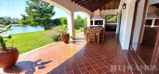Casa en venta a la laguna. Barrio Santa Catalina Villanueva. foto 4
