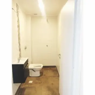 Alquiler de oficina con posibilidad de deposito en el piso de abajo con montacarga foto 5