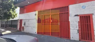Venta de Amplio Local. Zona Villa Luzuriaga. Consulte foto 2