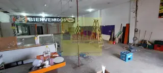Venta de Amplio Local. Zona Villa Luzuriaga. Consulte foto 4