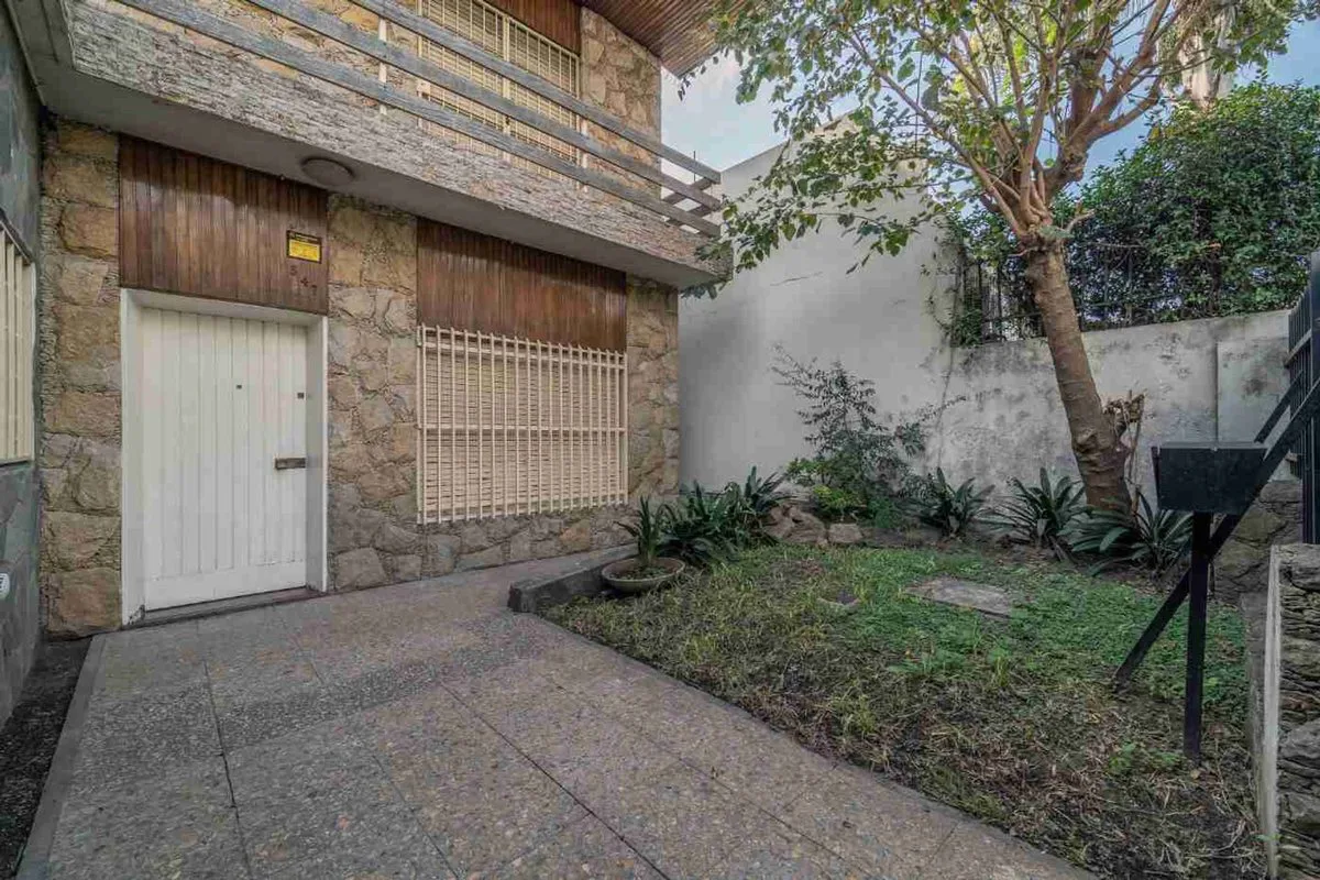Casa 5 amb. C/Jardin con parrilla y Garage foto 4