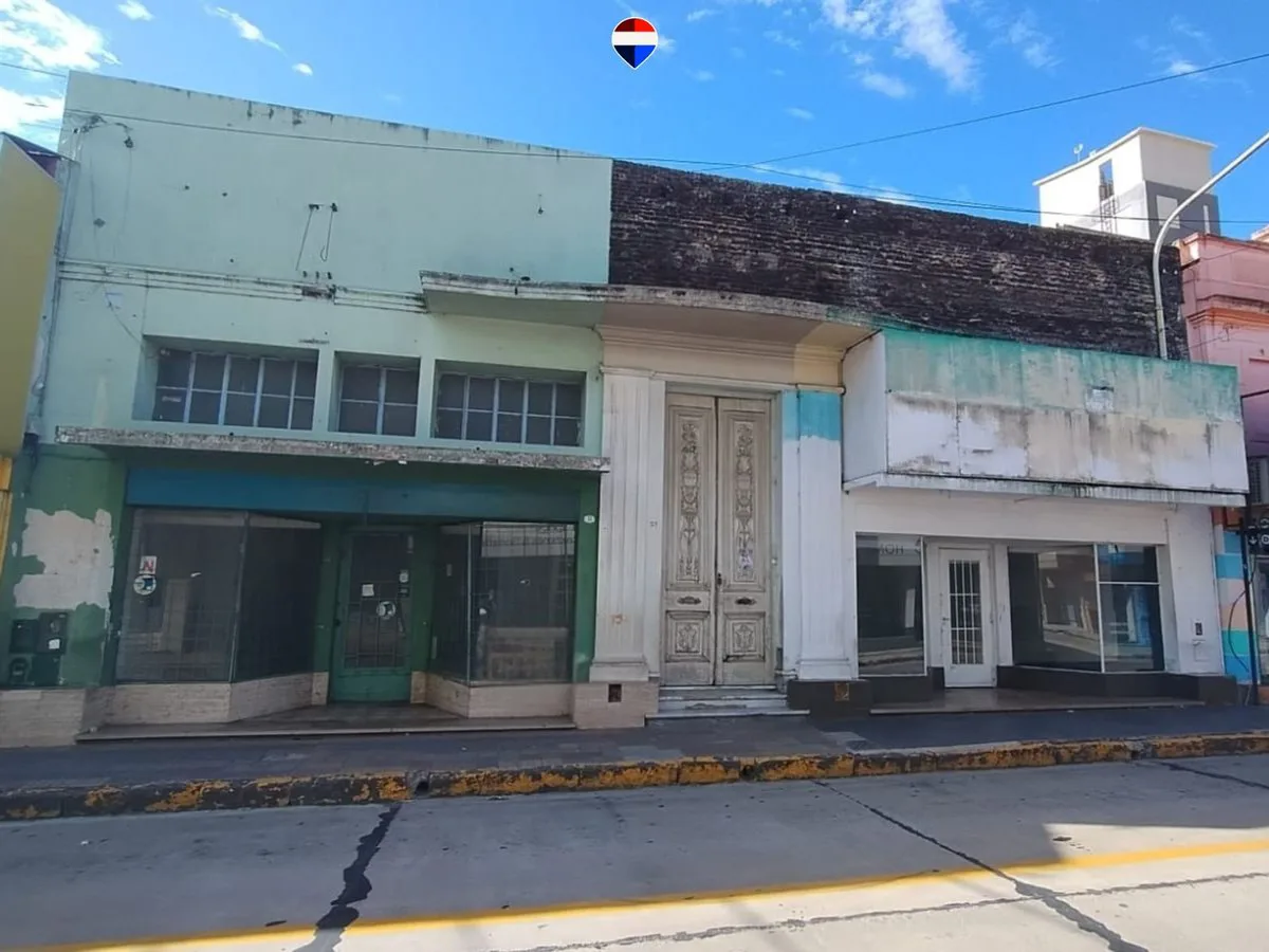Gran propiedad comercial con 2 locales y mucho más foto 2