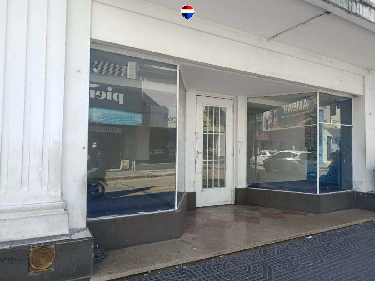 Gran propiedad comercial con 2 locales y mucho más foto 3