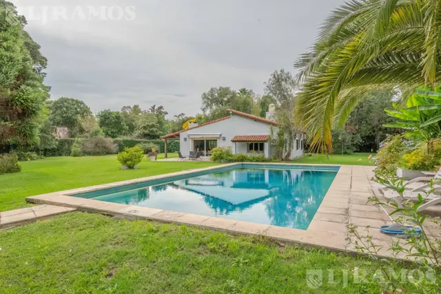 Venta - Casa quinta de una planta c/ 3 dorms| Lote 4500m² | Del Viso, Los Jazmines, Pilar