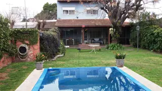 AMPLIO CHALET EN 2 PLANTAS - LOTE DE 440 M2 foto 2