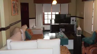 AMPLIO CHALET EN 2 PLANTAS - LOTE DE 440 M2 foto 4