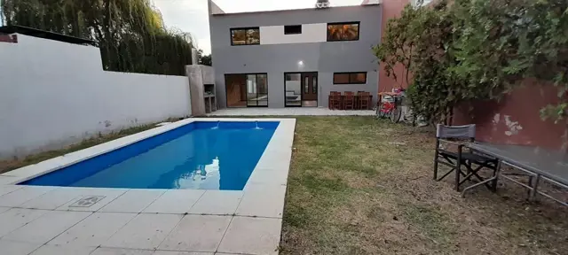 VENTA-CASA 4 AMB-A ESTRENAR- PILETA-CHASCOMÚS