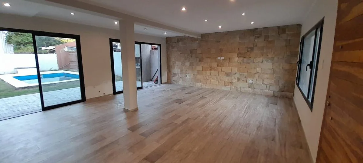VENTA-CASA 4 AMB-A ESTRENAR- PILETA-CHASCOMÚS foto 2