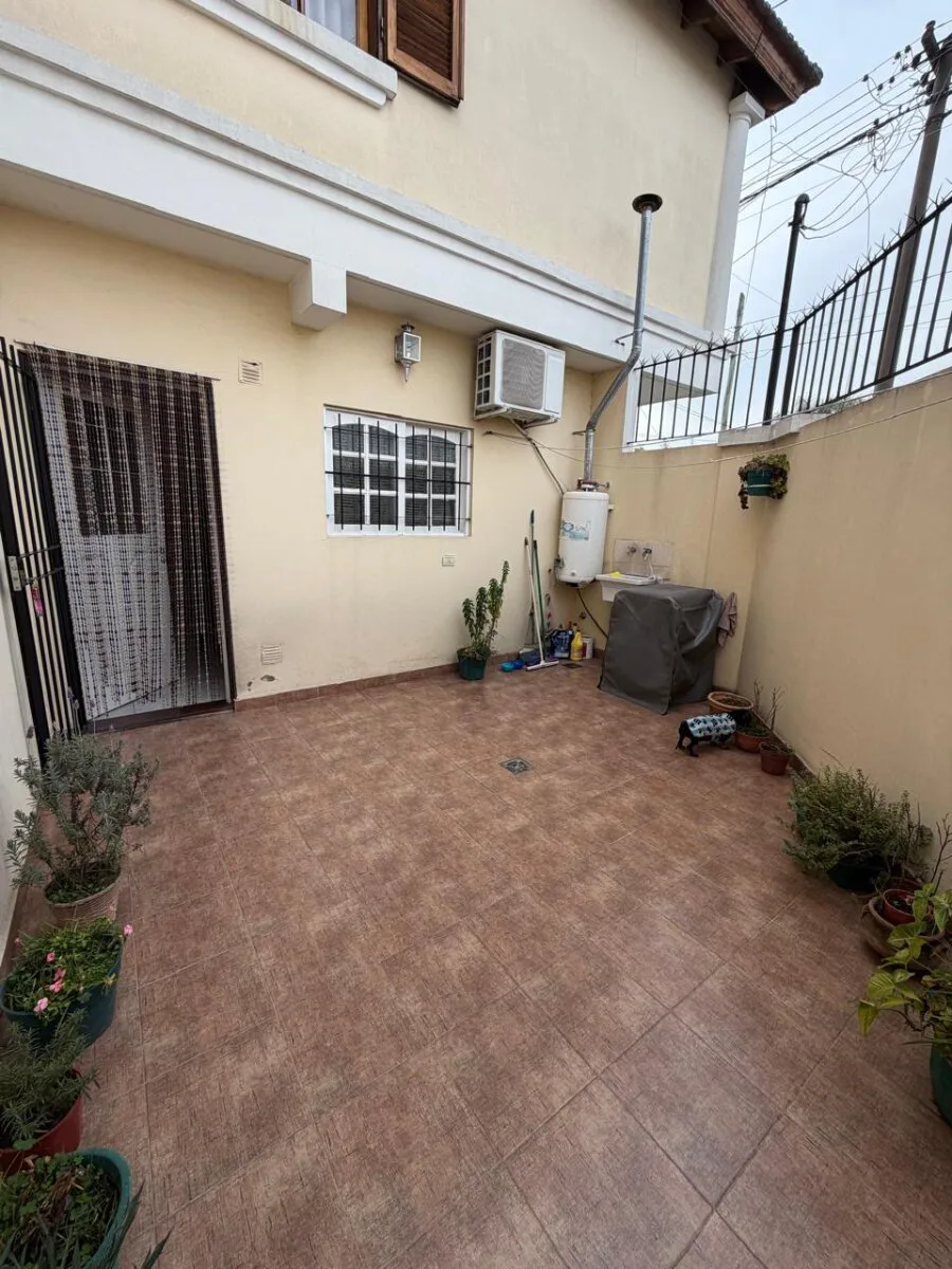 Duplex tres ambientes Villa Luzuriaga foto 4