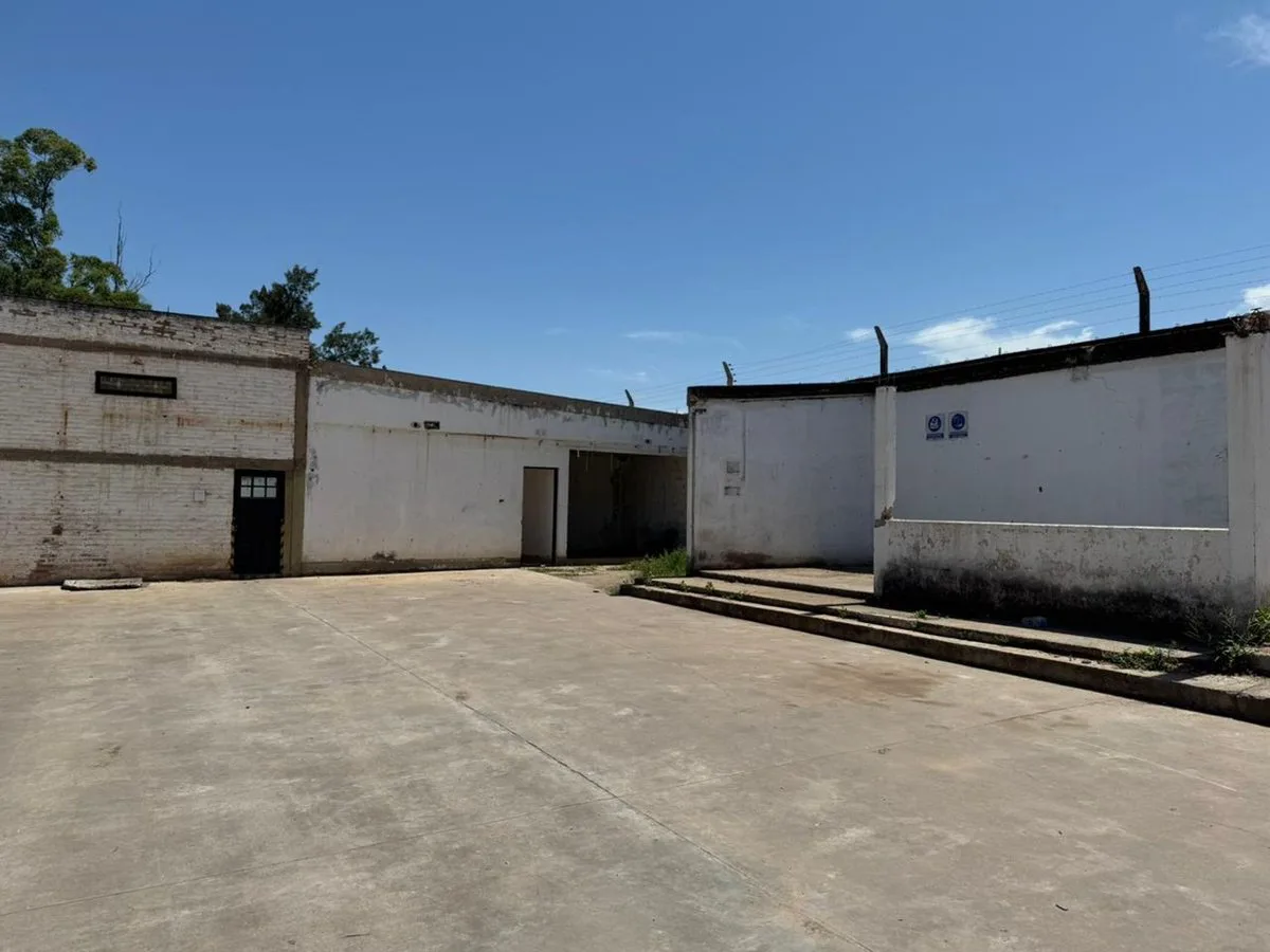 PREDIO INDUSTRIAL EN VENTA APTO GALPONES foto 4