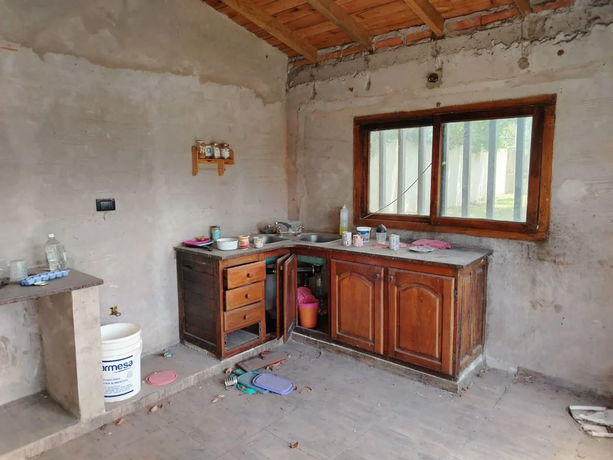 Venta casa 3 ambientes a reciclar Ba Sta Celina foto 3
