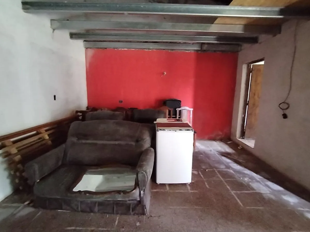 Venta casa 3 ambientes a reciclar Ba Sta Celina foto 4