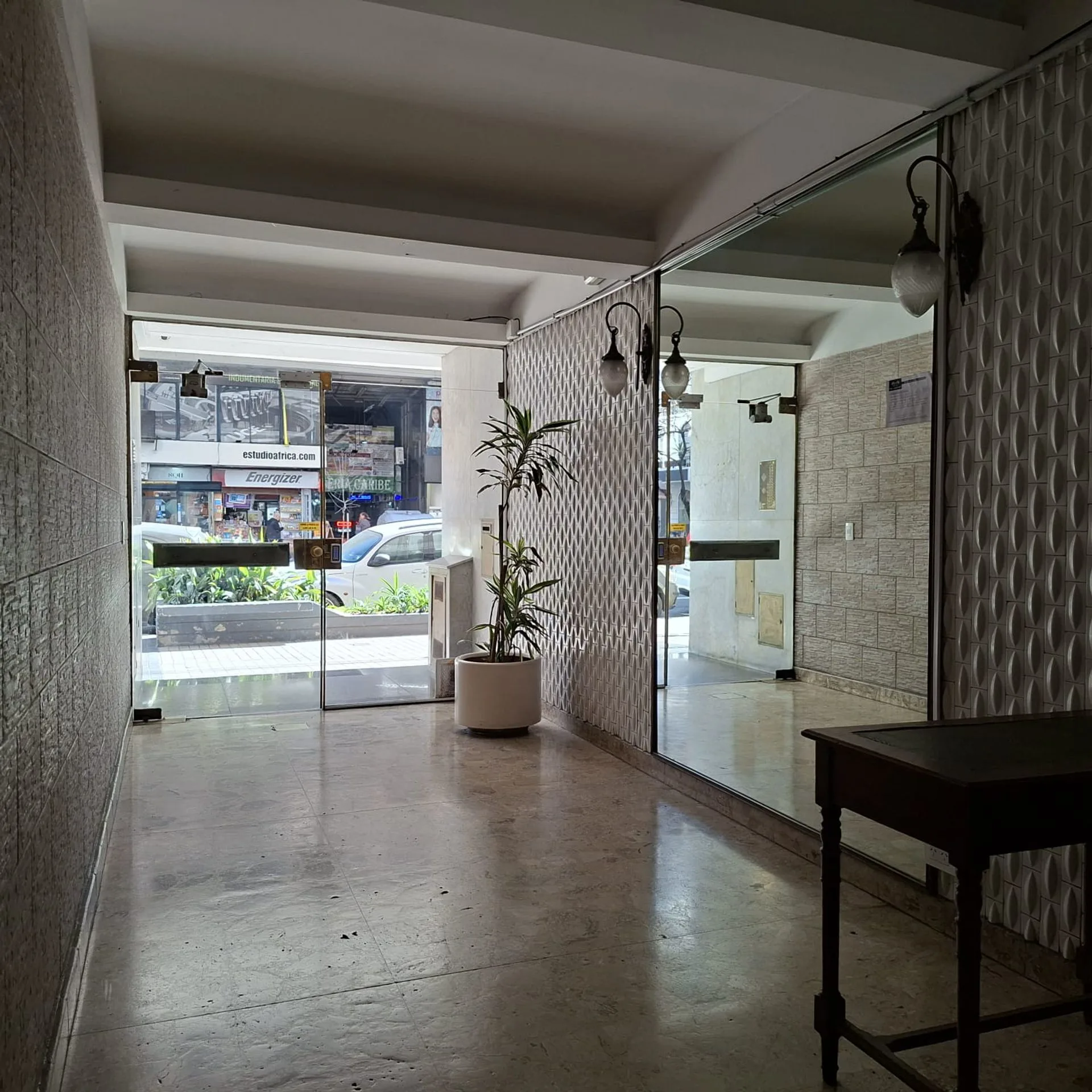 Venta departamento 2 ambientes con patio Caballito
