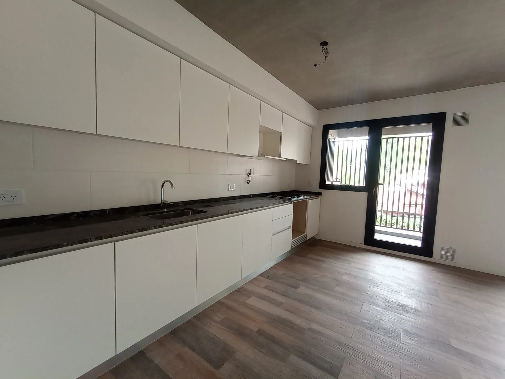DEPARTAMENTO EN VENTA DOS DORMITORIOS EN ALBERDI foto 5
