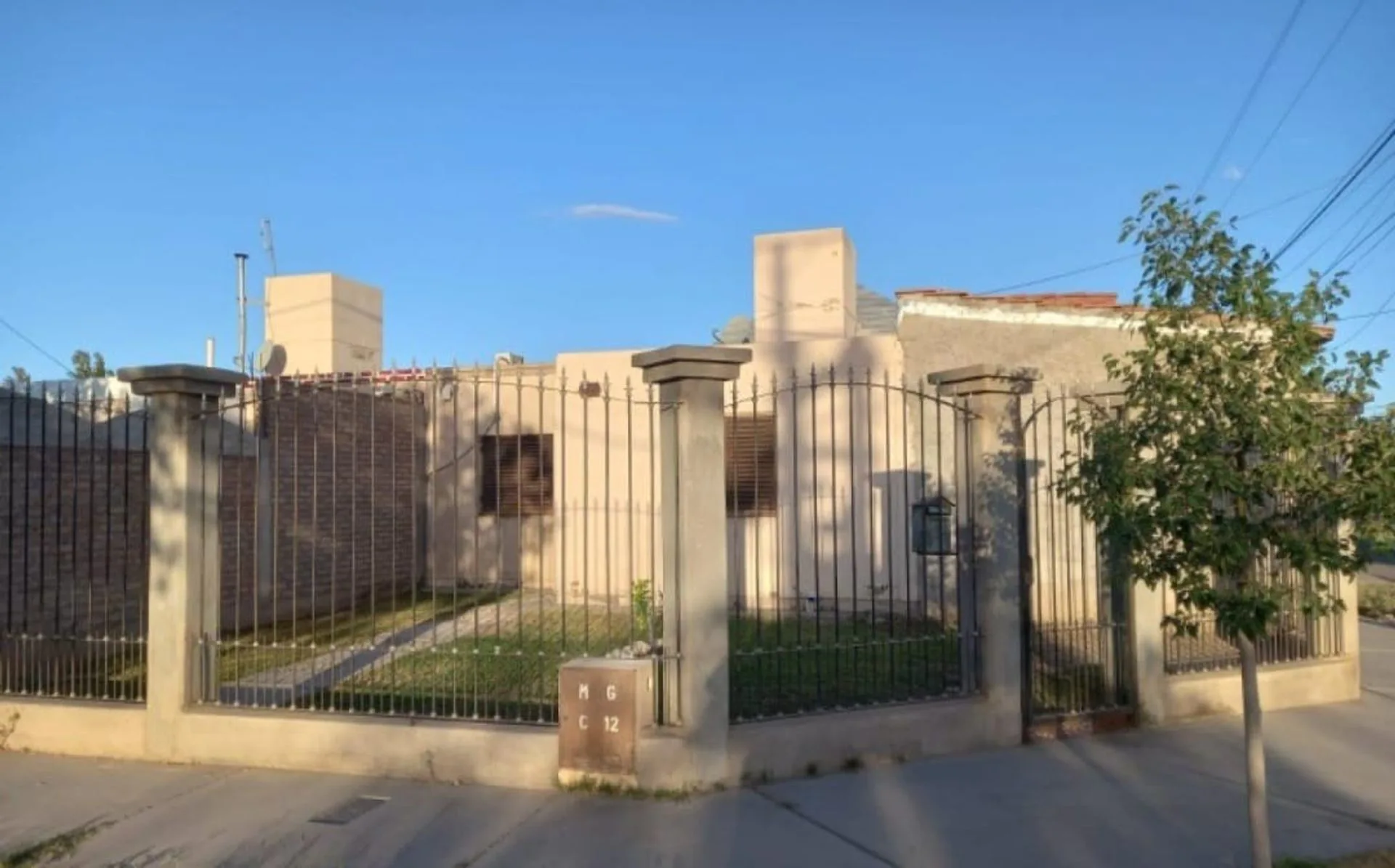 Casa Barrio Lagares, Calle 5 y Gral. Acha, Pocito foto 2