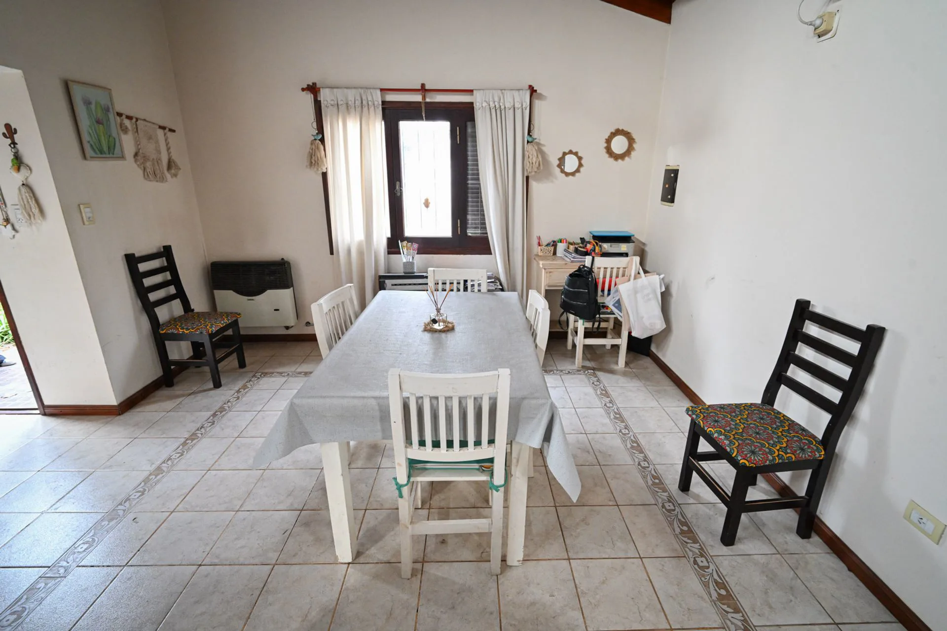 Casa familiar con pileta y 3 dormitorios foto 5
