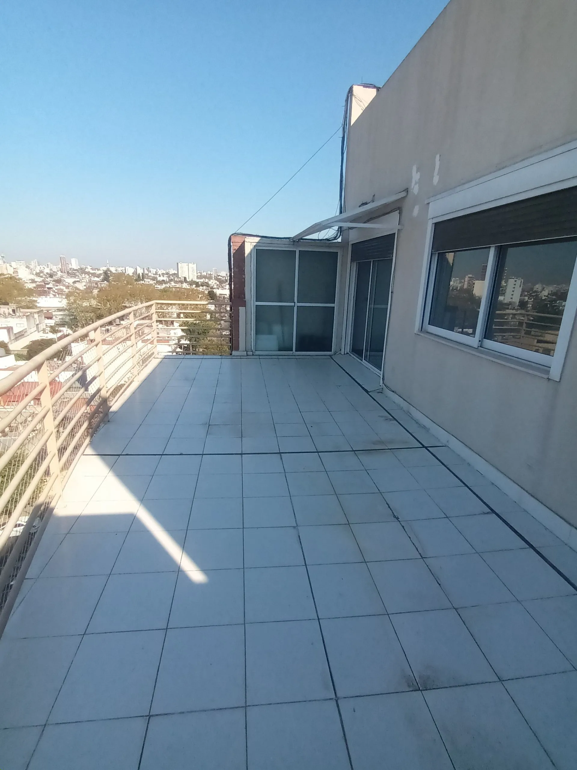 ALQUILER DTO 3 AMB AL FTE. C/BALCON ATERRAZADO foto 2