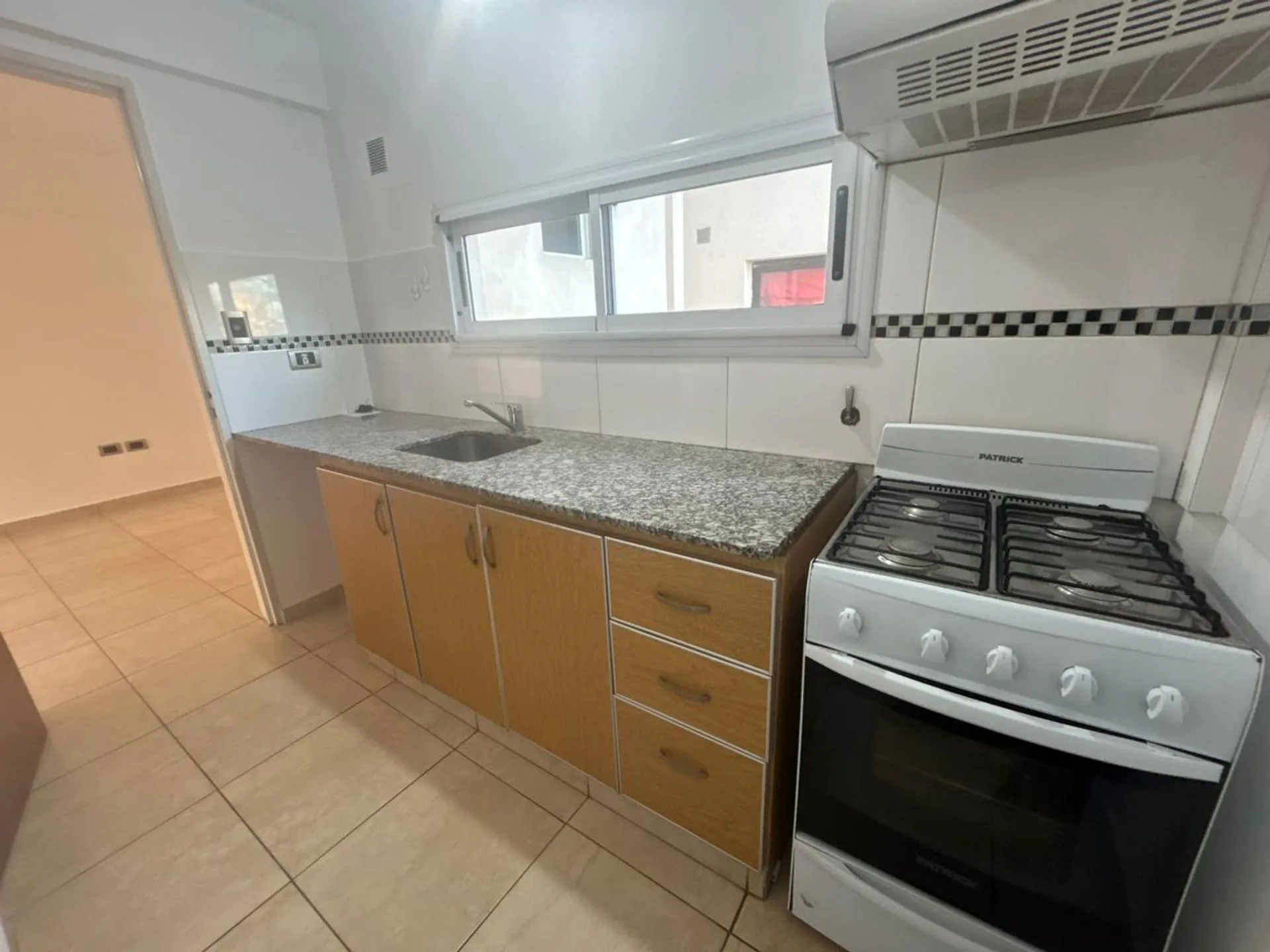 DEPARTAMENTO 1 DORMITORIO EN VENTA LA PLATA BALCON foto 3