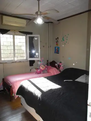 VENTA DE CASA EN LOTE PROPIO DE CUATRO AMB. ZONA CHILAVERT foto 4
