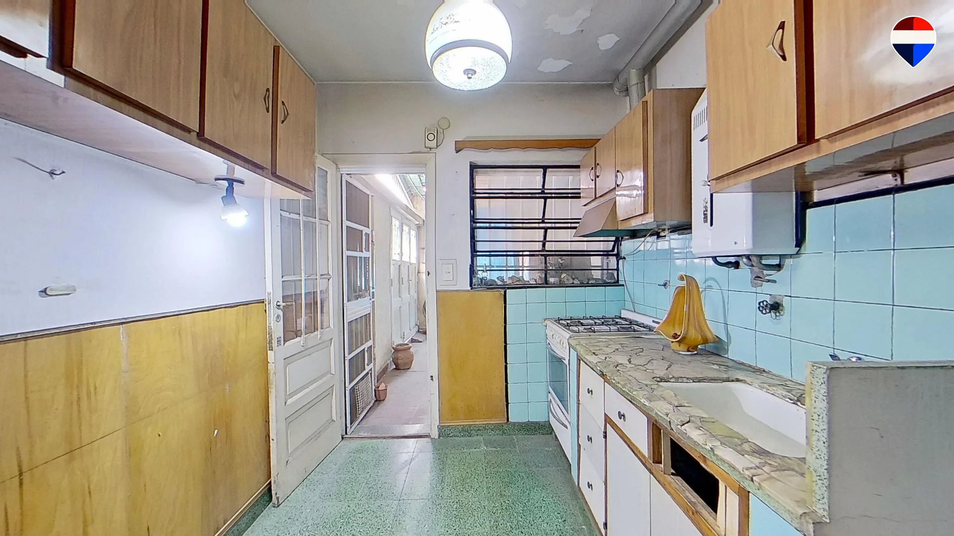 VENTA CASA 4 AMBIENTES CON PATIO Y COCHERA - CABA foto 5