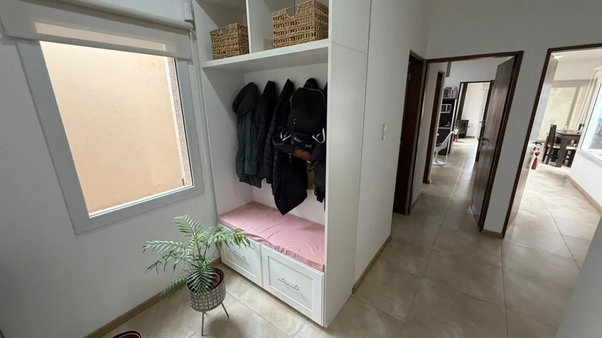 Se vende casa IMPECABLE,2 dorm,zona residencial VT foto 5