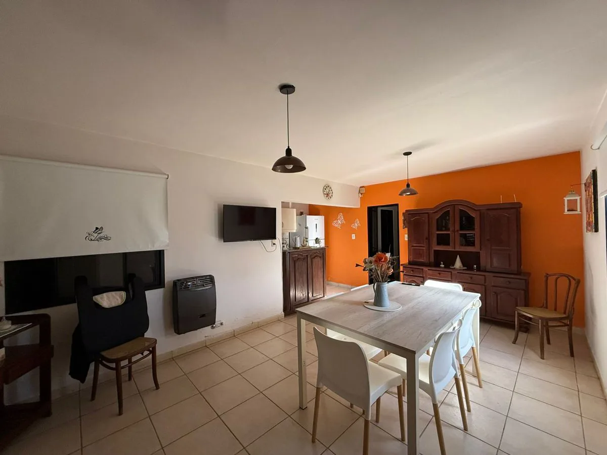 VENTA CASA 3 DORMITORIOS BARRIO EL PRADO foto 3