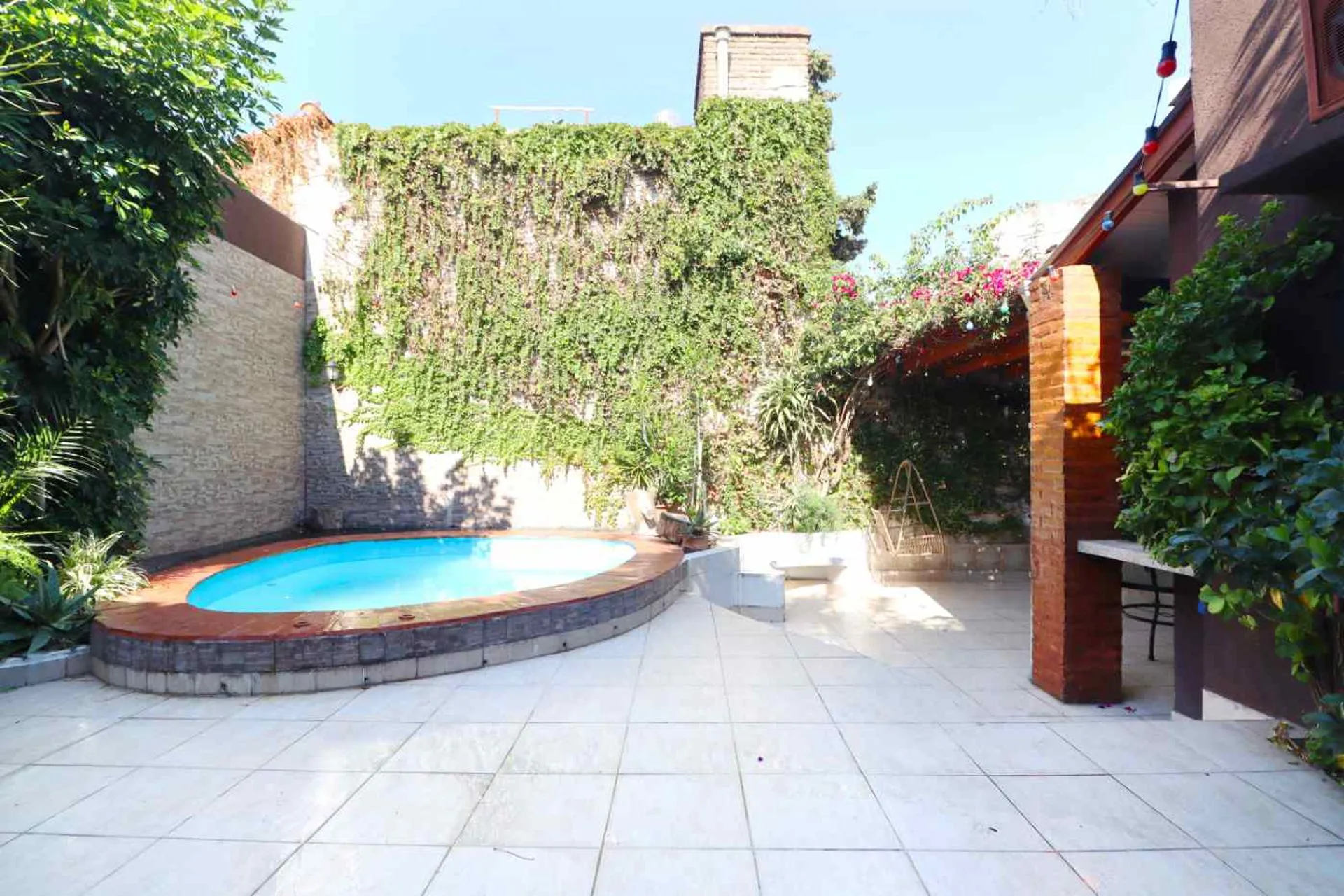 CASA 6 AMBIENTES VENTA RAMOS MEJIA PARRILLA PILETA foto 4