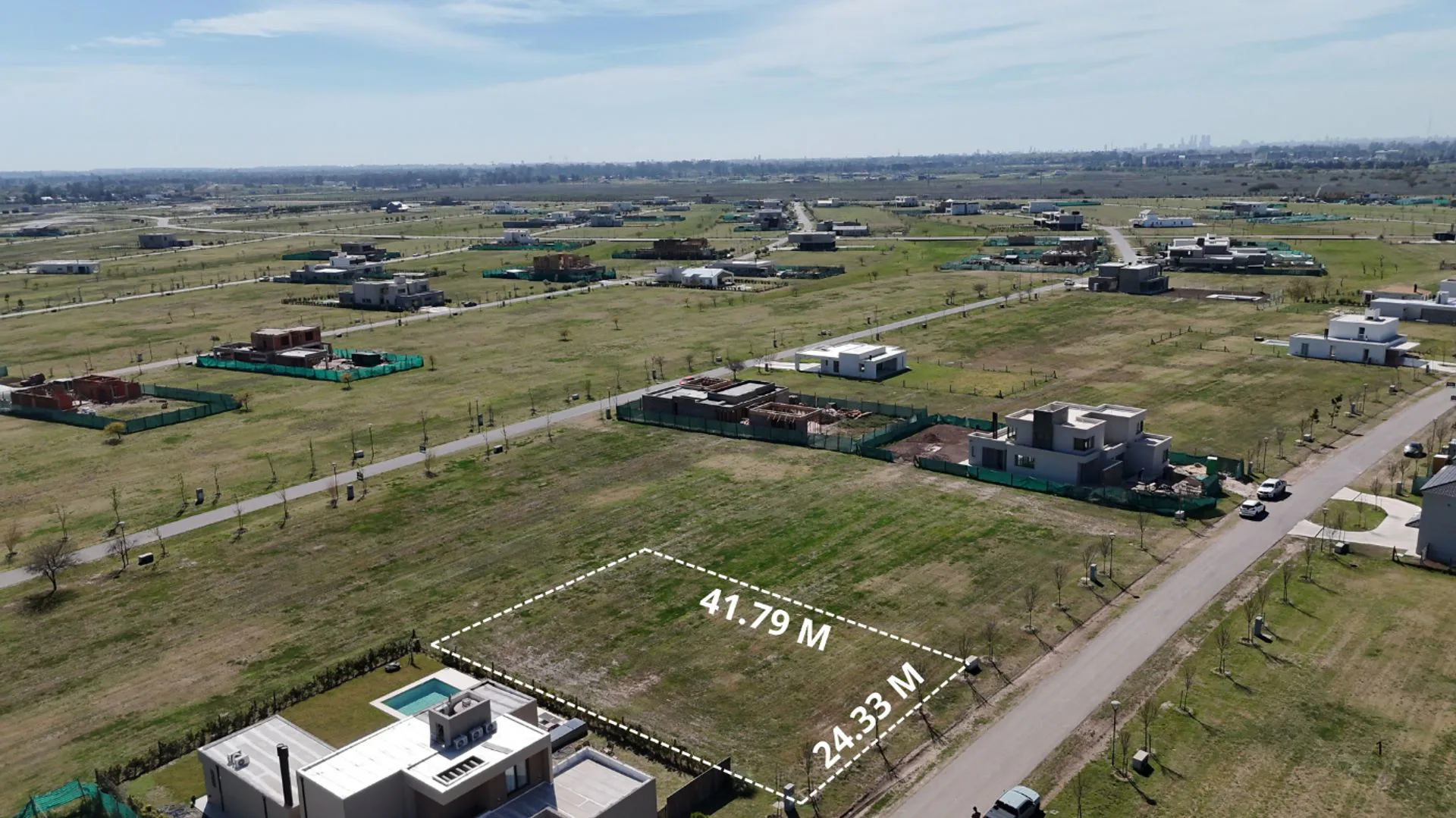 VENTA LOTE VIDA CLUB DE CAMPO FRENTE SUR FONDO NOR foto 2