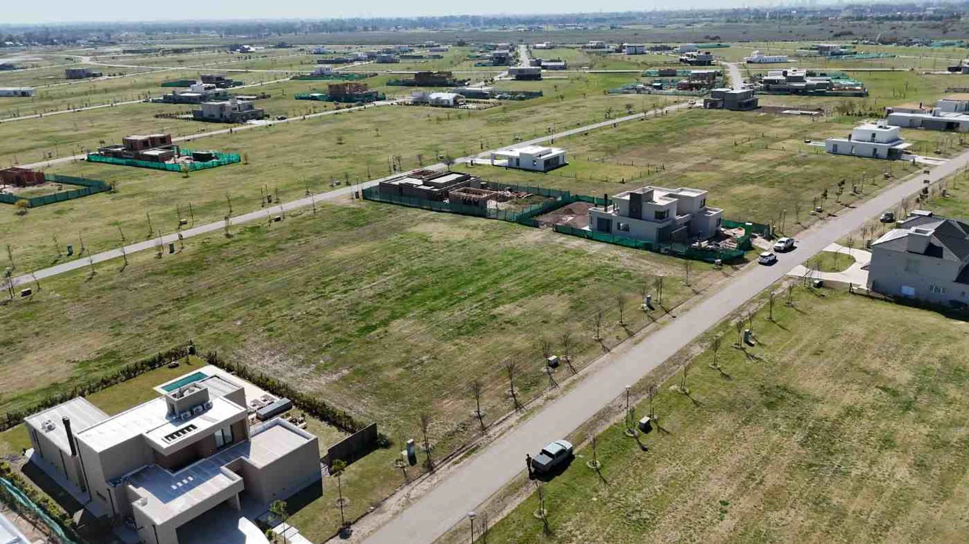 VENTA LOTE VIDA CLUB DE CAMPO FRENTE SUR FONDO NOR foto 3