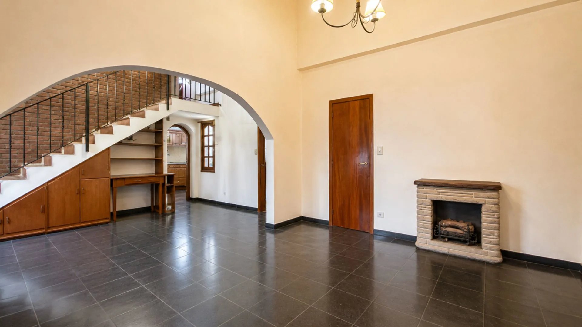VENTA CASA 4 AMBIENTES APTO CREDITO  CON PARQUE foto 5