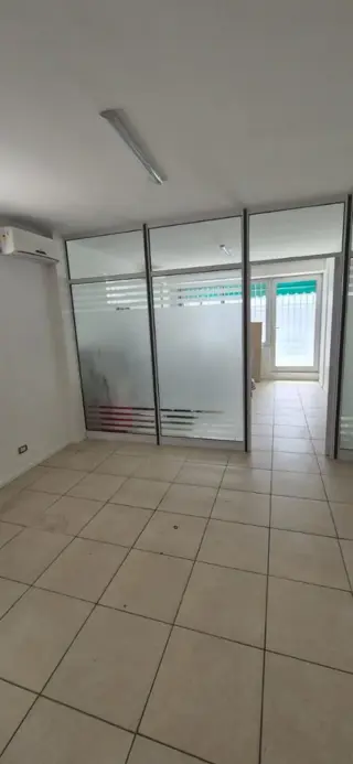 Alquilo Hermosa Oficina de 32 m² en Perfecto Estado en El Corazón del Microcentro foto 1