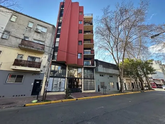 VENTA DEPARTAMENTO 3 AMBIENTES AL FRENTE LUMINOSO