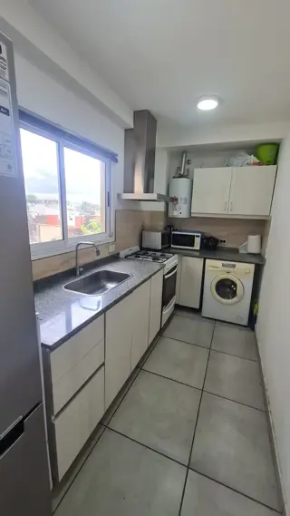 VENTA EXCELENTE DEPARTAMENTO 2 AMBIENTES AL FRENTE EN VILLA LUZURIAGA. APTA CREDITO BANCARIO foto 4