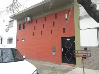 VENTA GALPON/ DEPOSITO EN PARQUE AVELLANEDA foto 2