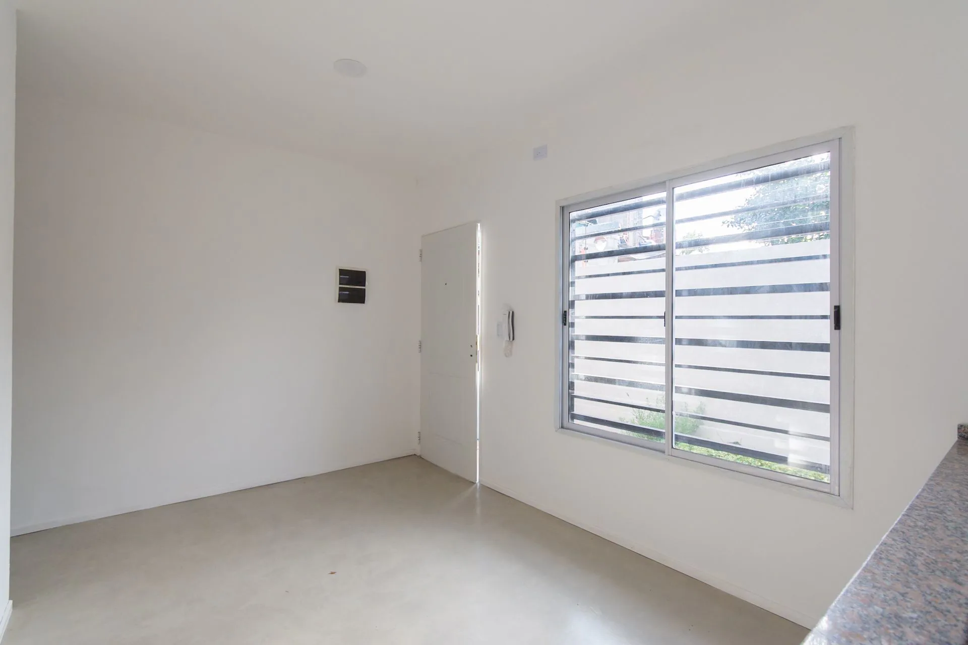 VENTA DEPARTAMENTO PH 2 AMB PATIO ITUZAINGO PB foto 4