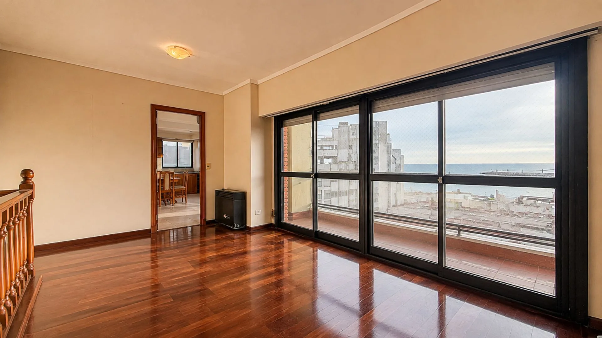 VENTA TRÍPLEX FRENTE AL MAR STELLA MARIS COCHERAS