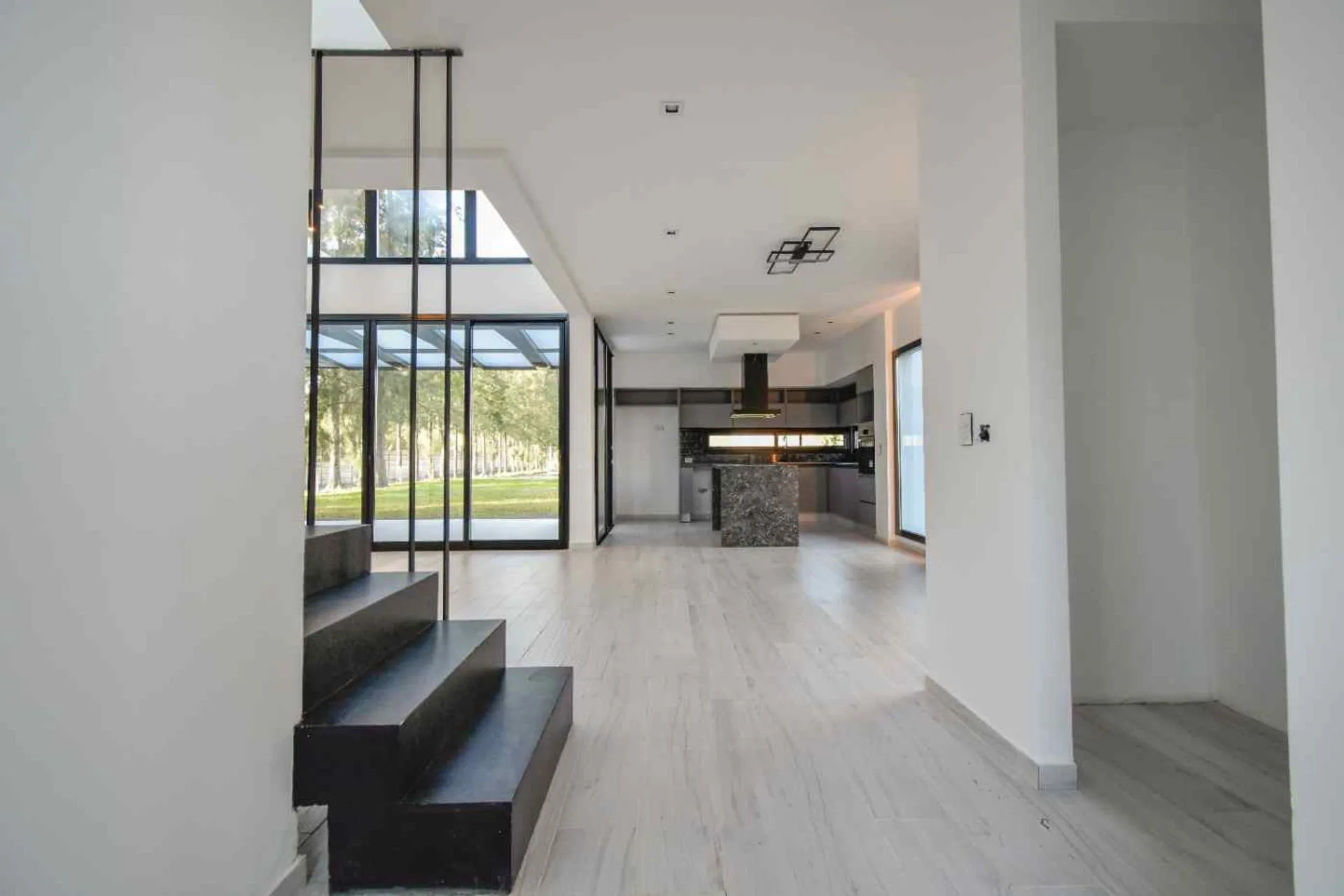 CASA EN VENTA EN TERRALAGOS CON PILETA foto 4