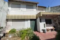 Casa a reciclar | Morón centro a 3 cuadras estacíon | Excelente ubicación estatregica foto 5