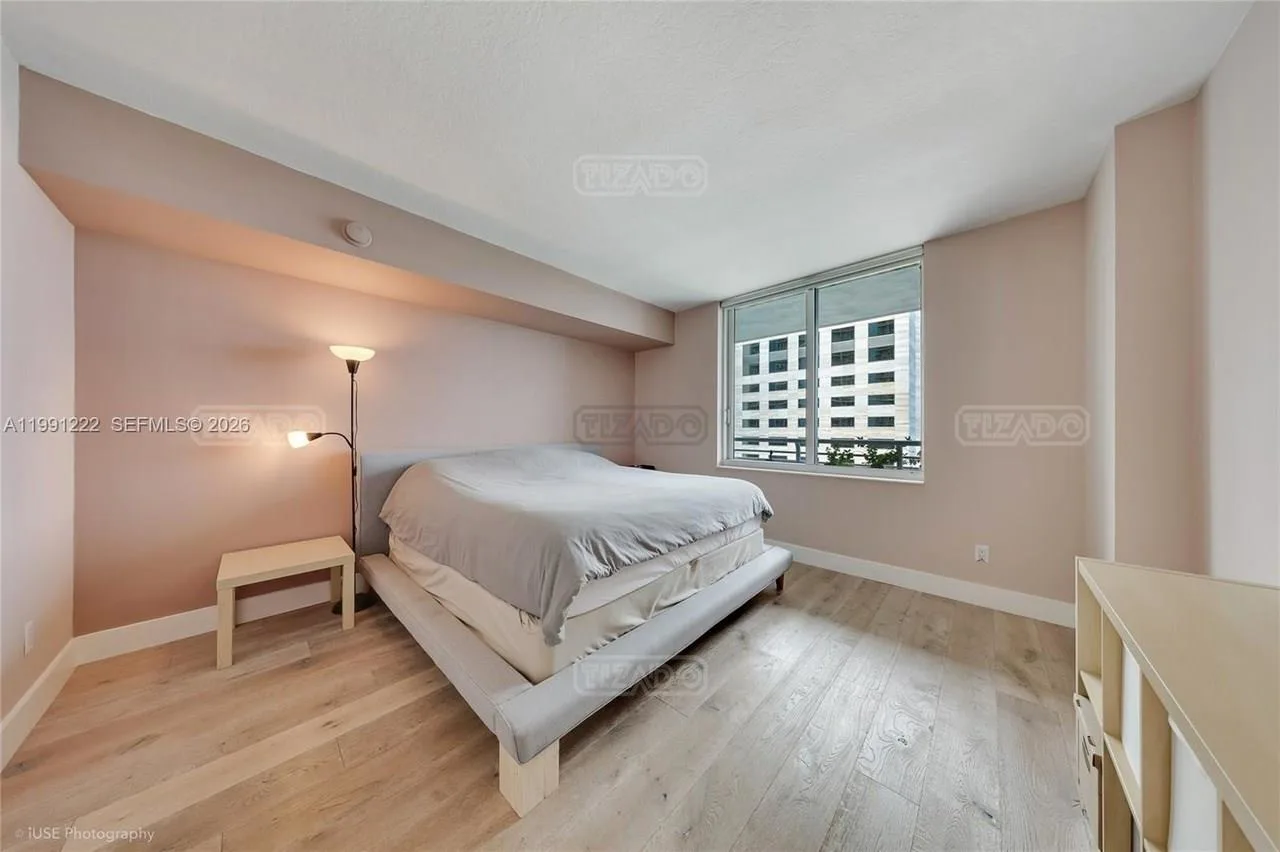 335 S Biscayne Blvd 300 foto 4