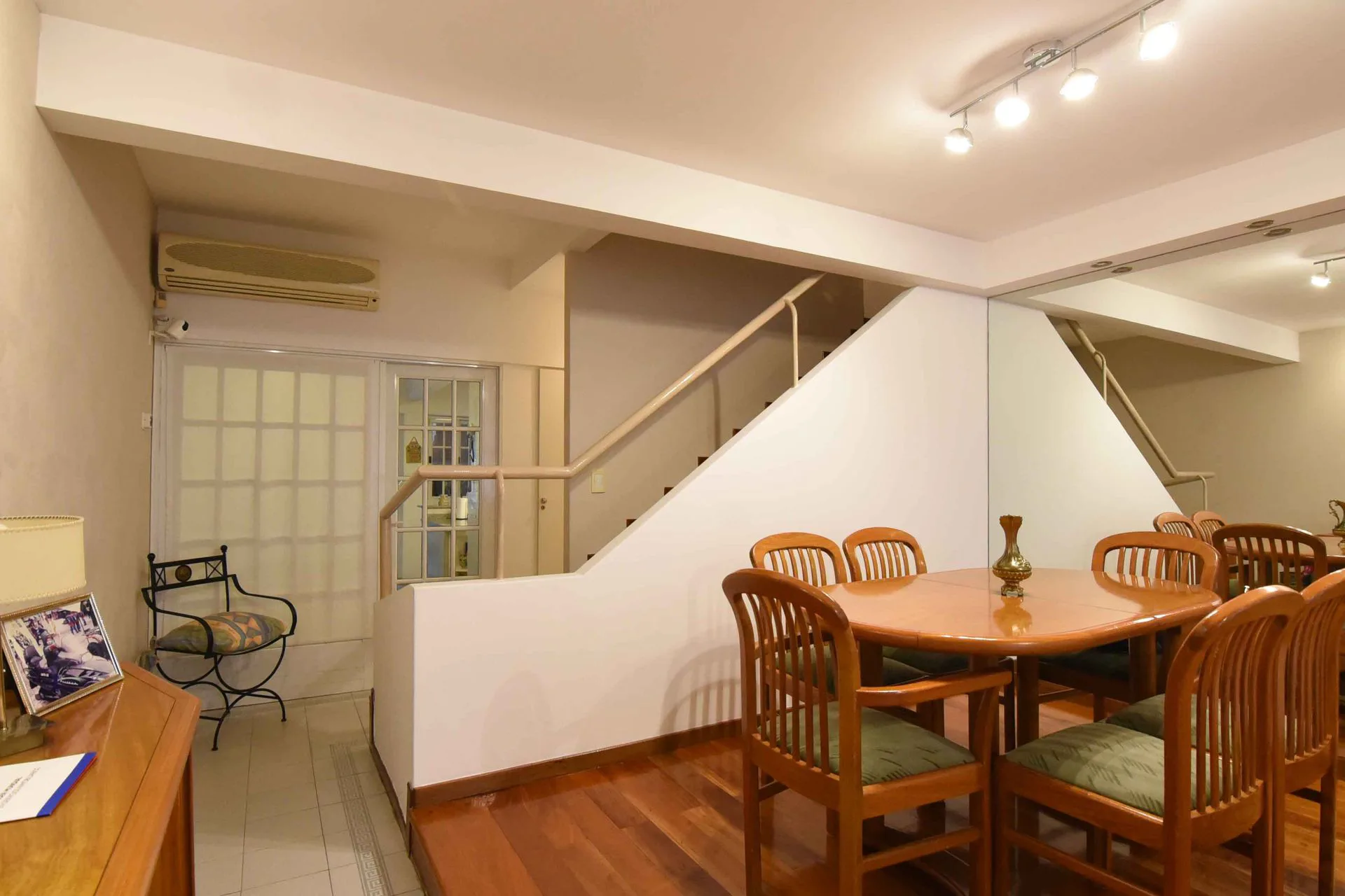 Venta casa tríplex 4 amb cochera parrilla, Flores foto 4