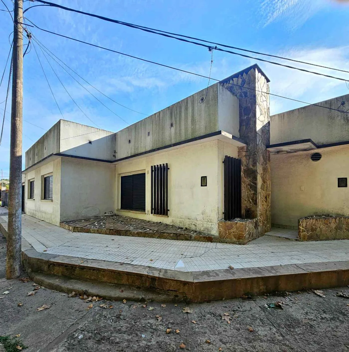 VENTA CASA 2 DORM+COMERCIO GRAL ROJO AP. CREDITO foto 3