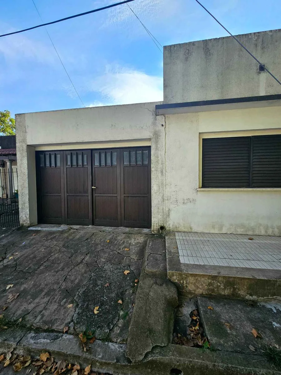 VENTA CASA 2 DORM+COMERCIO GRAL ROJO AP. CREDITO foto 4