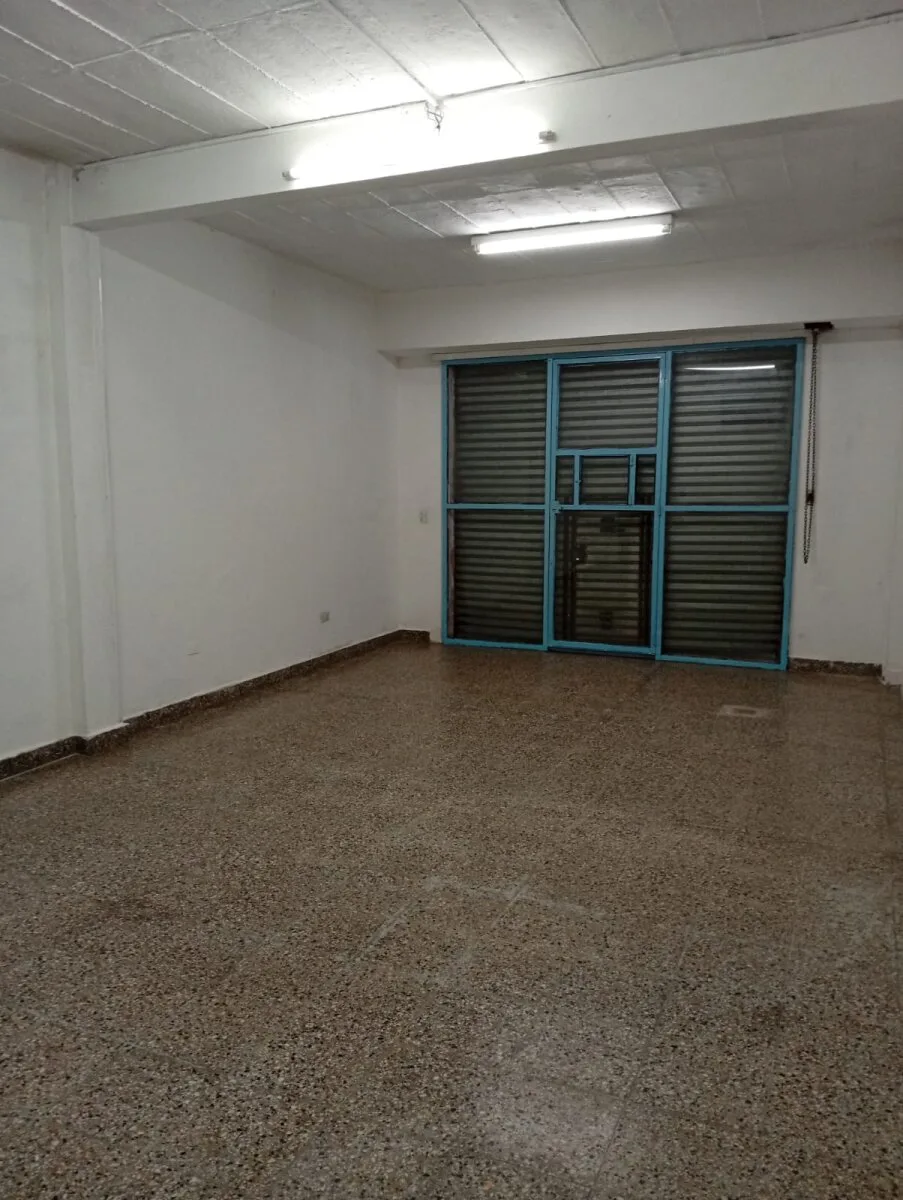 ALQUILER- LOCAL COMERCIAL, LAFERRERE foto 2