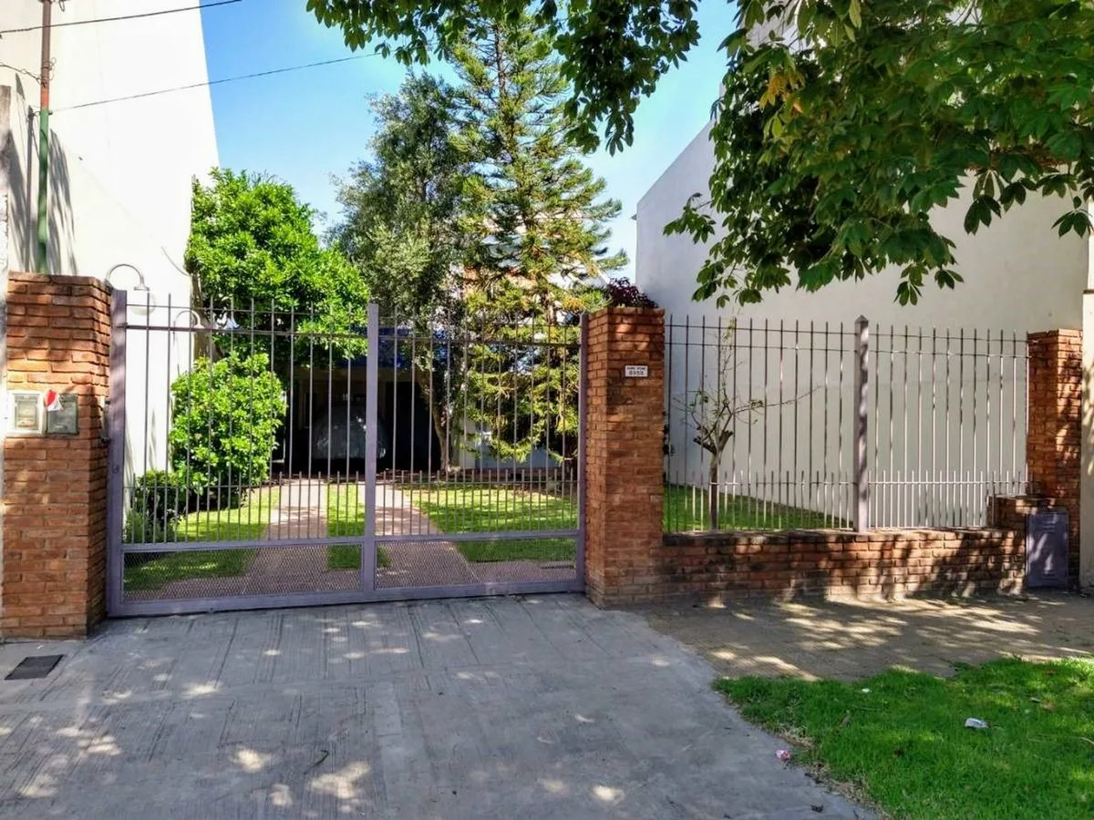 NUEVO VALOR! CASA EN VENTA VIILA LUZURIAGA foto 2