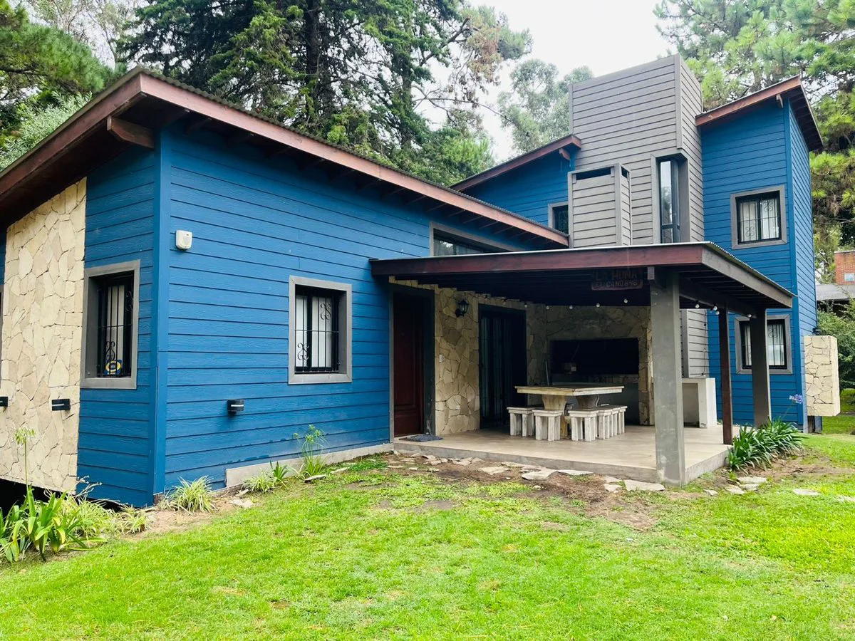 VENTA CASA VALERIA DEL MAR CINCO AMBIENTES