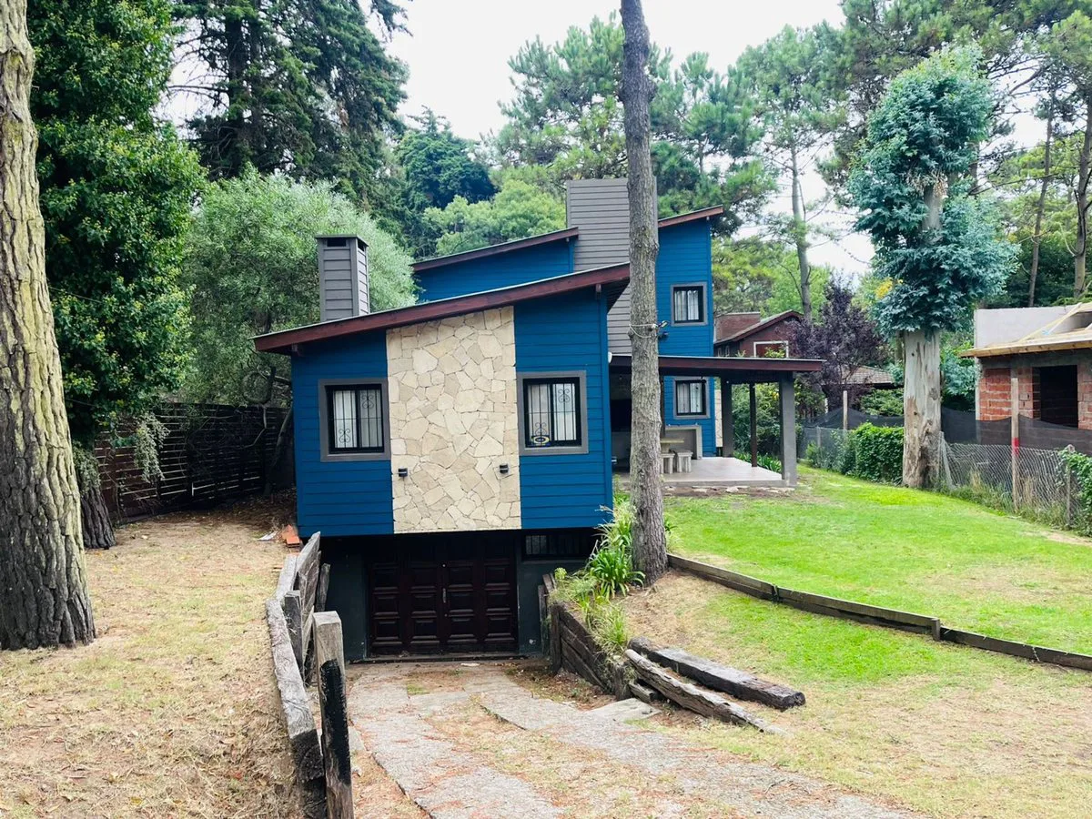VENTA CASA VALERIA DEL MAR CINCO AMBIENTES foto 2